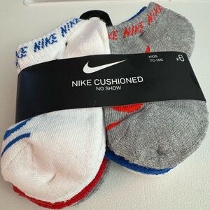 NWT Nike 6 pair cushioned no show